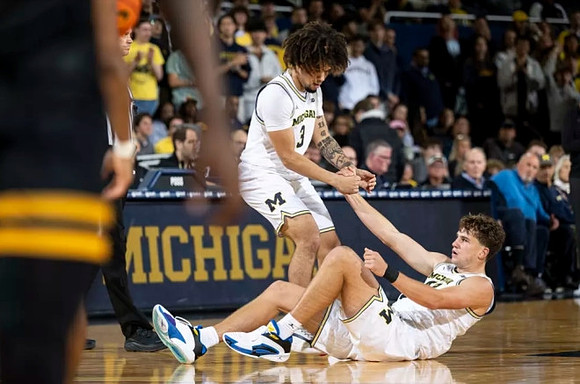 Tre Donaldson (3) and Will Tschetter (42)