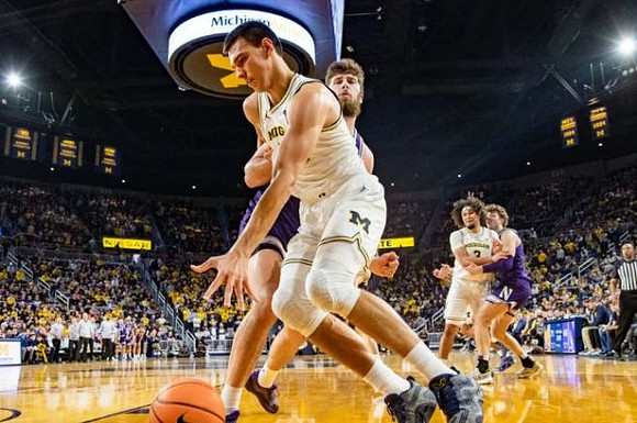 Vladislav Goldin (50) and Tre Donaldson (3)