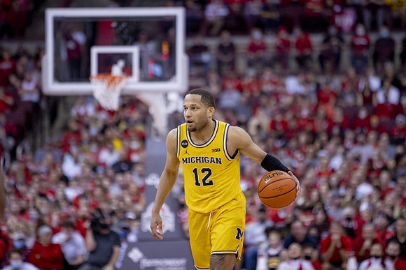 DeVante' Jones (12)