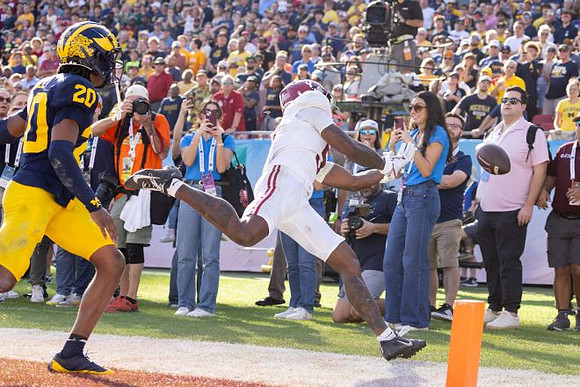 Jyaire Hill (20)