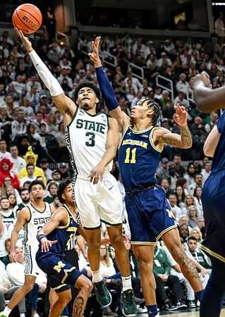Kobe Bufkin (2) and Isaiah Barnes (11)
