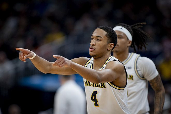 Nimari Burnett (4) and Rubin Jones (15)