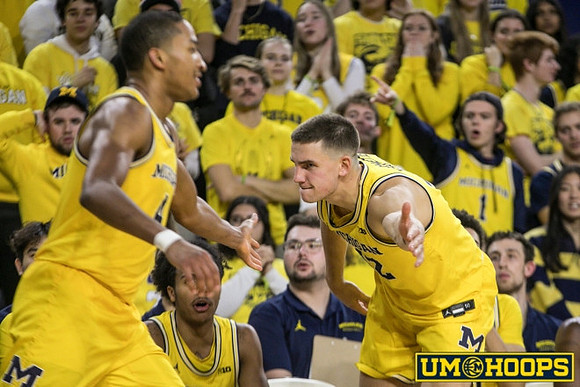 Nimari Burnett (4) and Sam Walters (24)