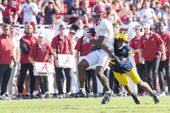 Jyaire Hill (20)