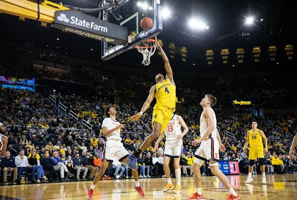 Nimari Burnett (4) and Vladislav Goldin (50)