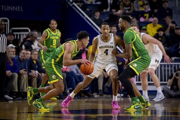 Nimari Burnett (4) and Danny Wolf (1)