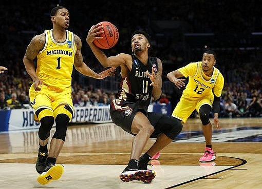 Charles Matthews (1) and Muhammad-Ali Abdur-Rahkman (12)