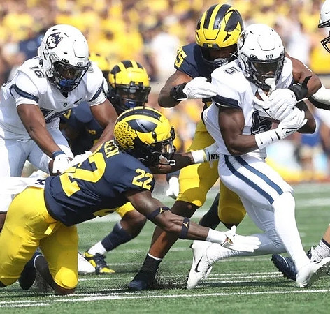 Gemon Green (22) and Junior Colson (25)
