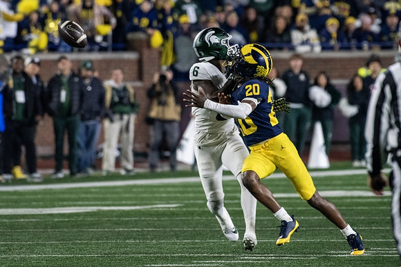 Jyaire Hill (20)