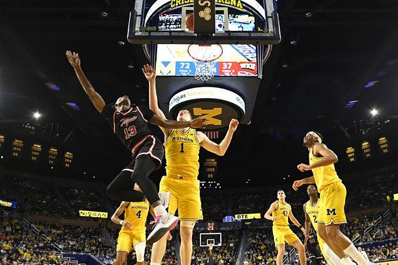 Nimari Burnett (4), Danny Wolf (1), Will Tschetter (42), L.J. Cason (2), and Roddy Gayle Jr. (11)