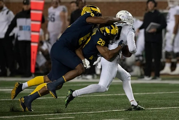 Cornelius Johnson (6) and Quinten Johnson (28)