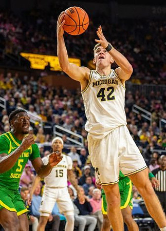 Rubin Jones (15) and Will Tschetter (42)