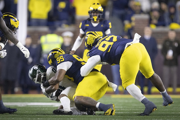 Trey Pierce (95) and Ike Iwunnah (92)