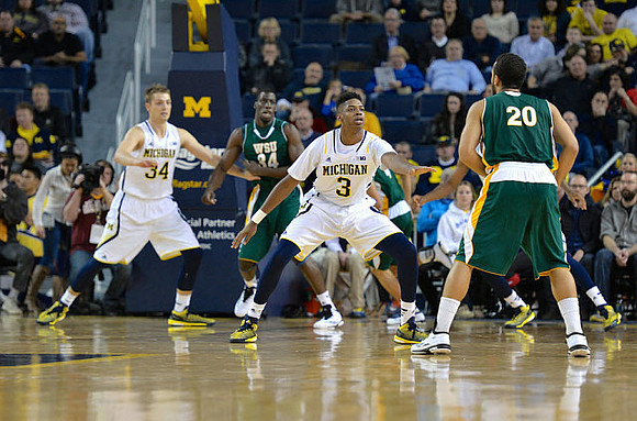 Mark Donnal (34) and Kameron Chatman (3)