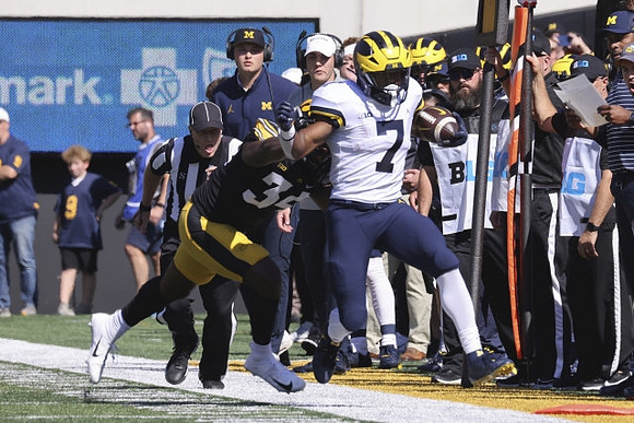 Donovan Edwards (7)