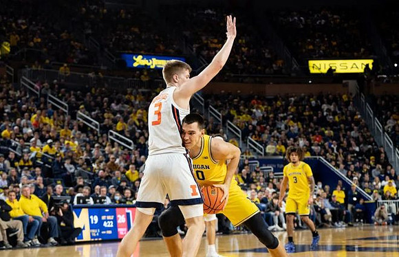 Vladislav Goldin (50) and Tre Donaldson (3)