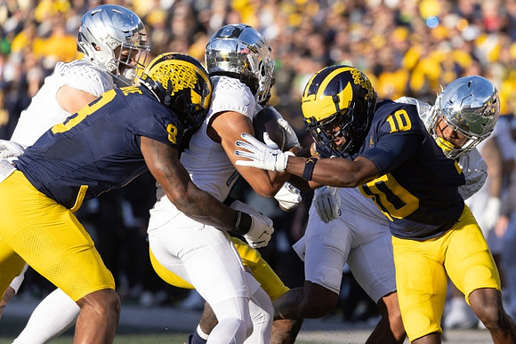 Derrick Moore (8) and Zeke Berry (10)