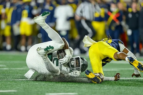 Jyaire Hill (20)