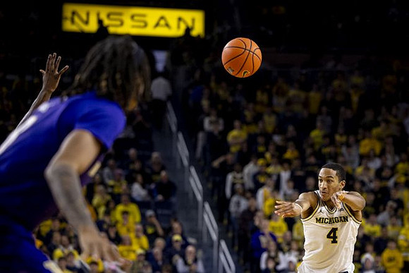 Nimari Burnett (4)