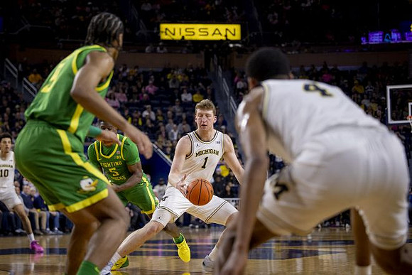 Danny Wolf (1) and Nimari Burnett (4)