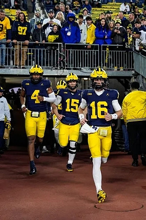 Jayden Denegal (4), Anthony Arnou (15), and Davis Warren (16)