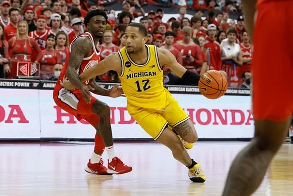 DeVante' Jones (12)
