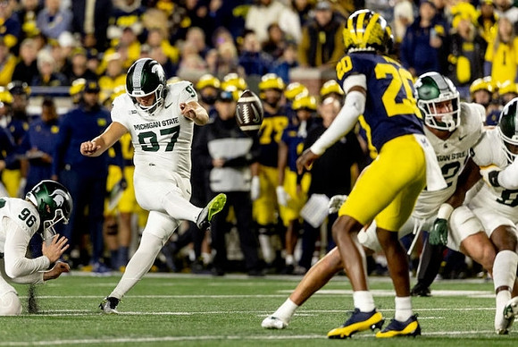 Jyaire Hill (20)