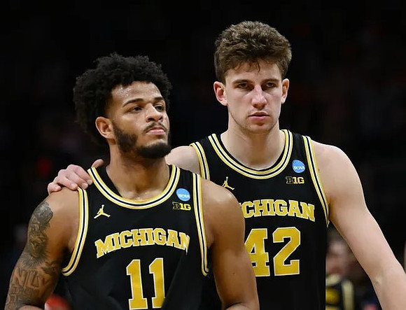 Roddy Gayle Jr. (11) and Will Tschetter (42)