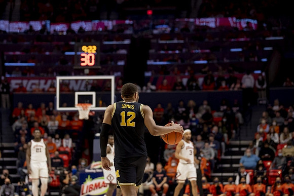 DeVante' Jones (12)
