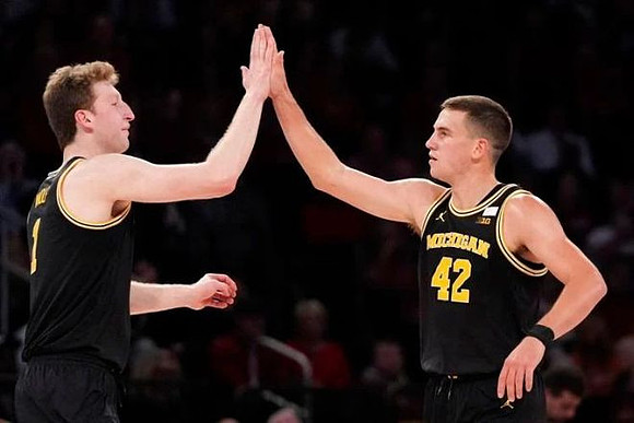 Danny Wolf (1) and Will Tschetter (42)