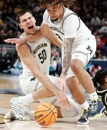 Vladislav Goldin (50) and Tre Donaldson (3)