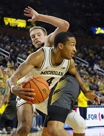 Nimari Burnett (4)