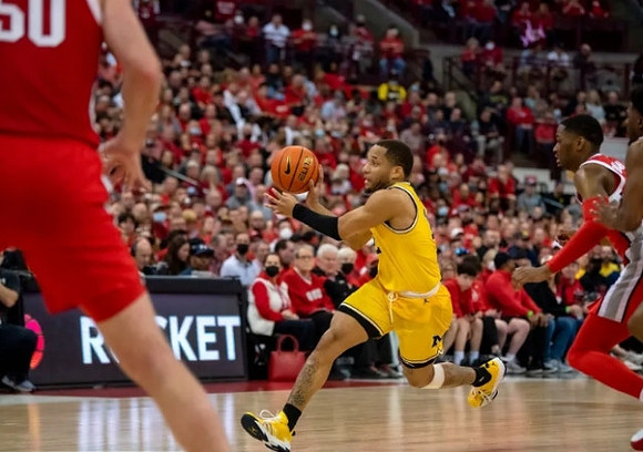 DeVante' Jones (12)