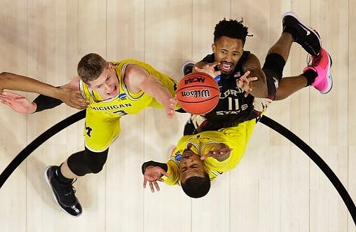 Moritz Wagner (13) and Muhammad-Ali Abdur-Rahkman (12)