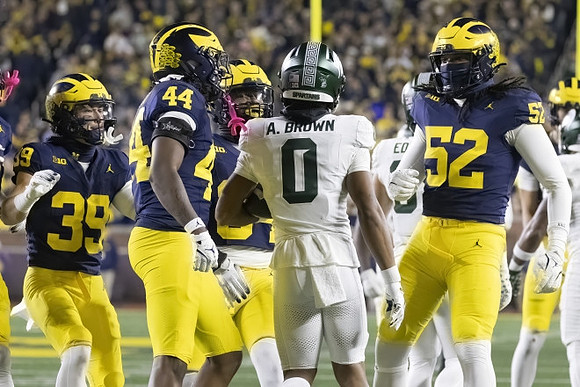 Joe Taylor (39), Jason Hewlett (44), and Kechaun Bennett (52)