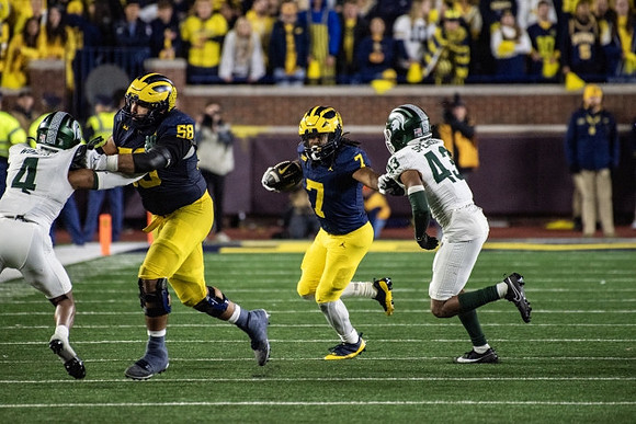 Giovanni El-Hadi (58) and Donovan Edwards (7)