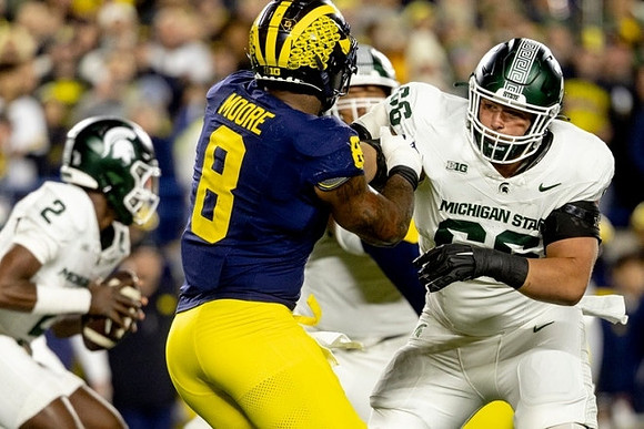 Derrick Moore (8)