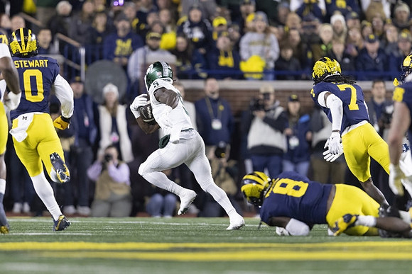 Josaiah Stewart (0), Derrick Moore (8), and Makari Paige (7)