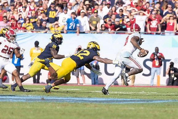 Ernest Hausmann (15) and TJ Guy (42)