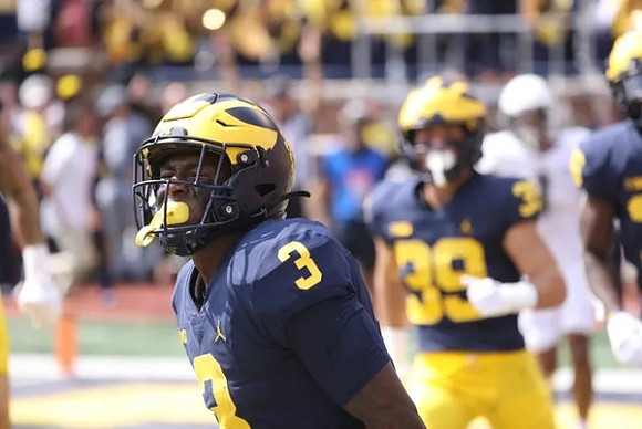 A.J. Henning (3) and Joe Taylor (39)